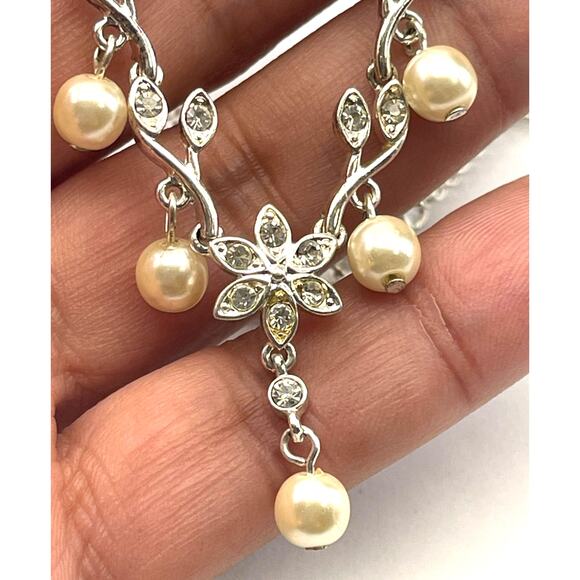 Vintage  Crown PD Delicate Faux Pearl Silver tone Chain Y Drop Necklace B18 - Picture 4 of 11